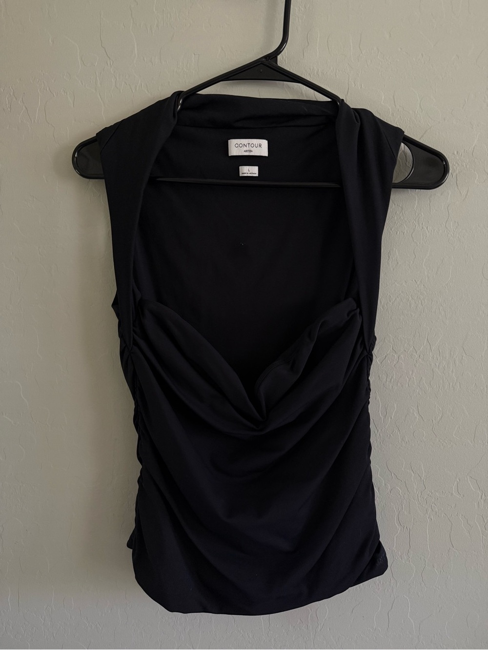 Aritzia Babaton Everly Camisole CONTOUR Black Top